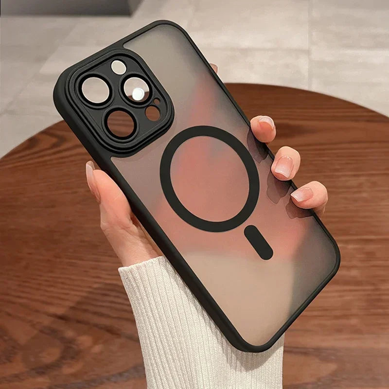 Coque translucide magnétique